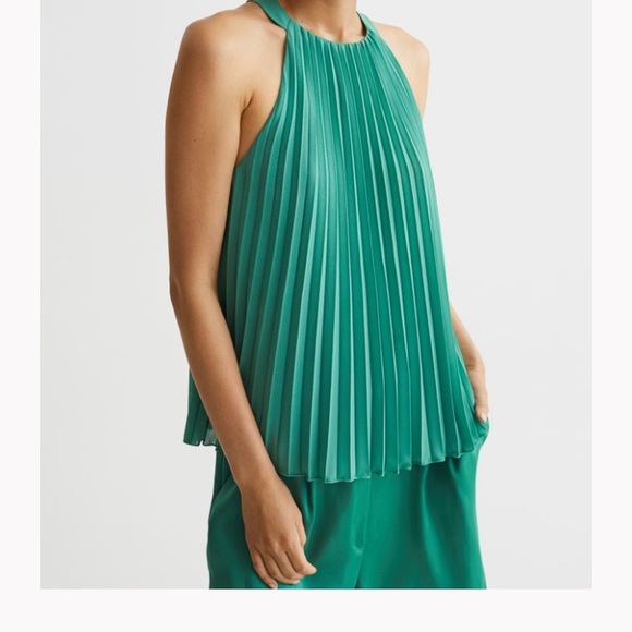 Sage, green H&M, pleated layered tank medium excellent condition like new - Picture 4 of 12